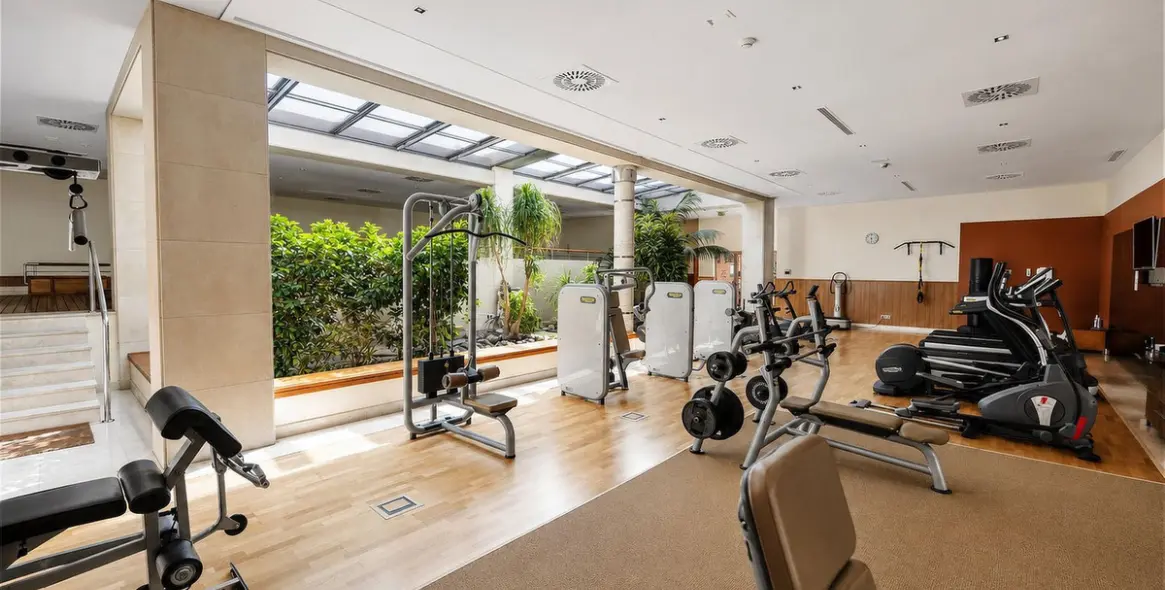 Sale of penthouse in Puerto Banús 24