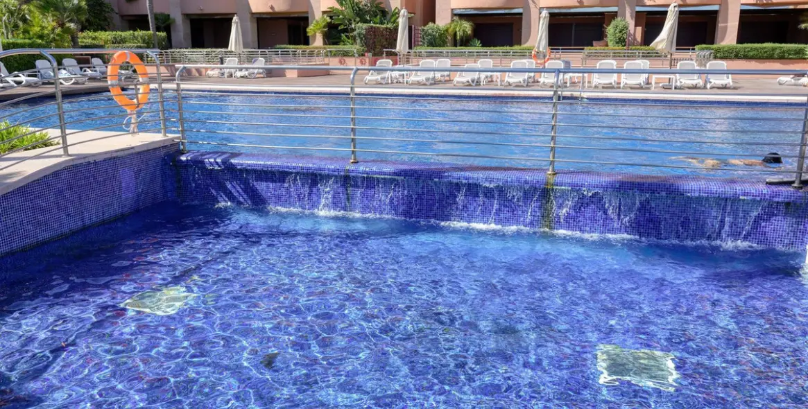Sale of penthouse in Puerto Banús 25