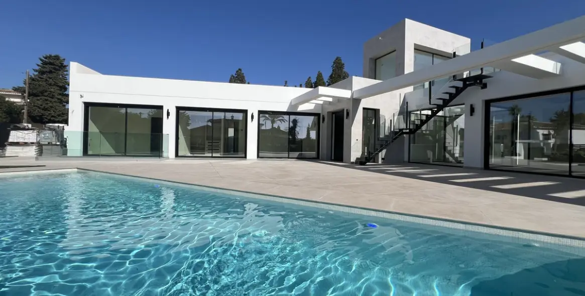 Продажа  отдельно стоящей виллы в Mijas 1
