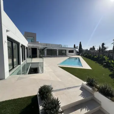 Продажа  отдельно стоящей виллы в Mijas