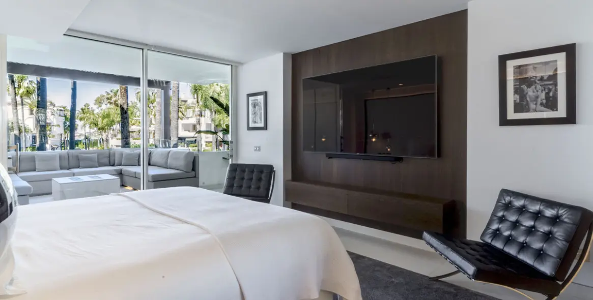 Продажа апартаментов на среднем этаже в The Golden Mile 7