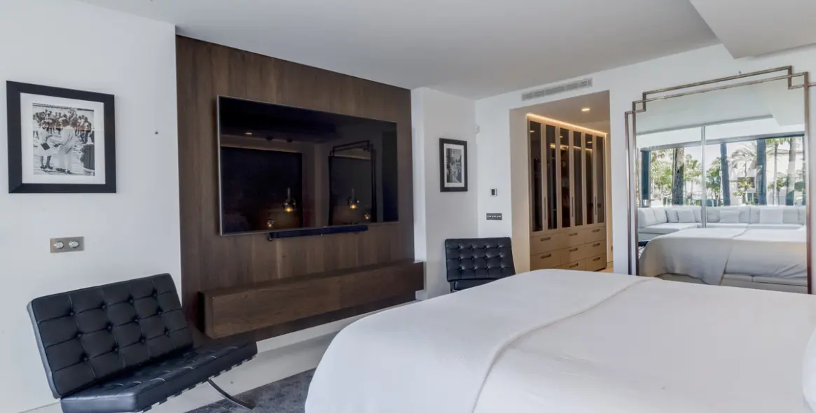 Продажа апартаментов на среднем этаже в The Golden Mile 8