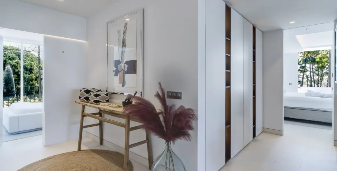 Продажа апартаментов на среднем этаже в The Golden Mile 18