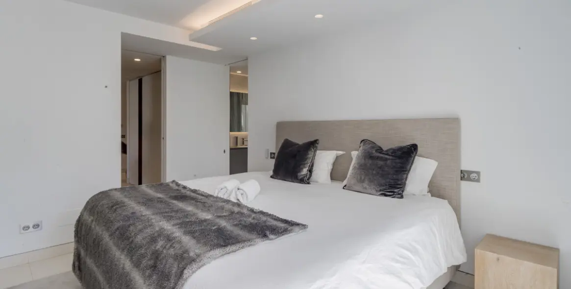 Продажа апартаментов на среднем этаже в The Golden Mile 32