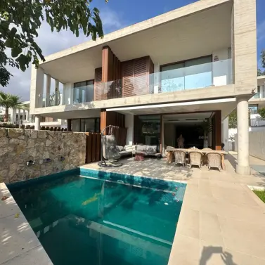 Short-term rent of townhouse in The Golden Mile