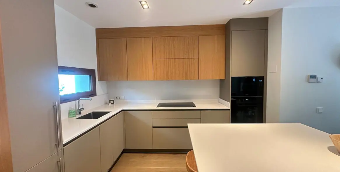 Short-term rent of townhouse in The Golden Mile 3