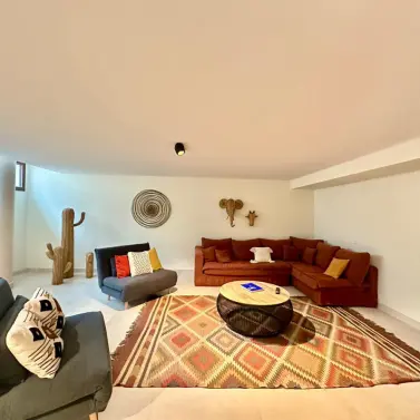 Short-term rent of townhouse in The Golden Mile