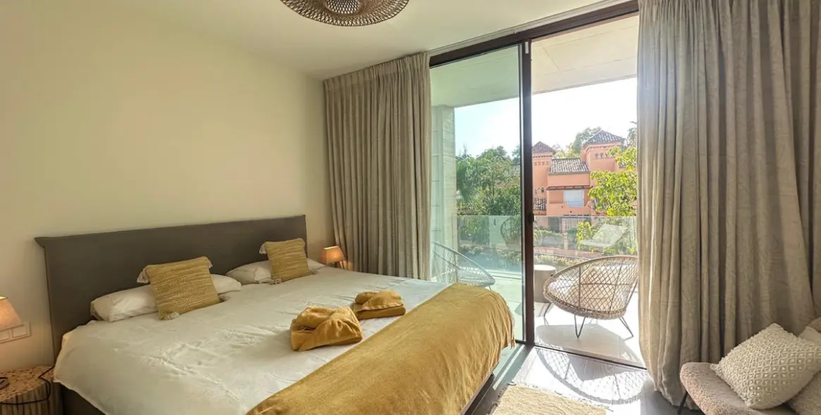 Short-term rent of townhouse in The Golden Mile 7