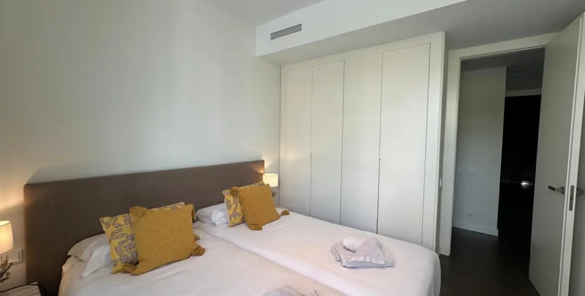 Short-term rent of townhouse in The Golden Mile 13