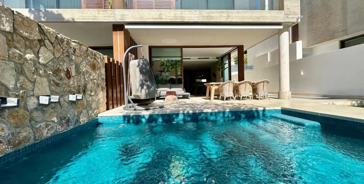 Short-term rent of townhouse in The Golden Mile 27