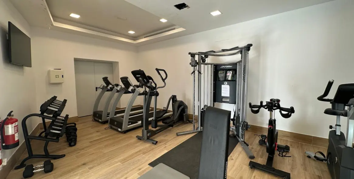 Short-term rent of townhouse in The Golden Mile 32