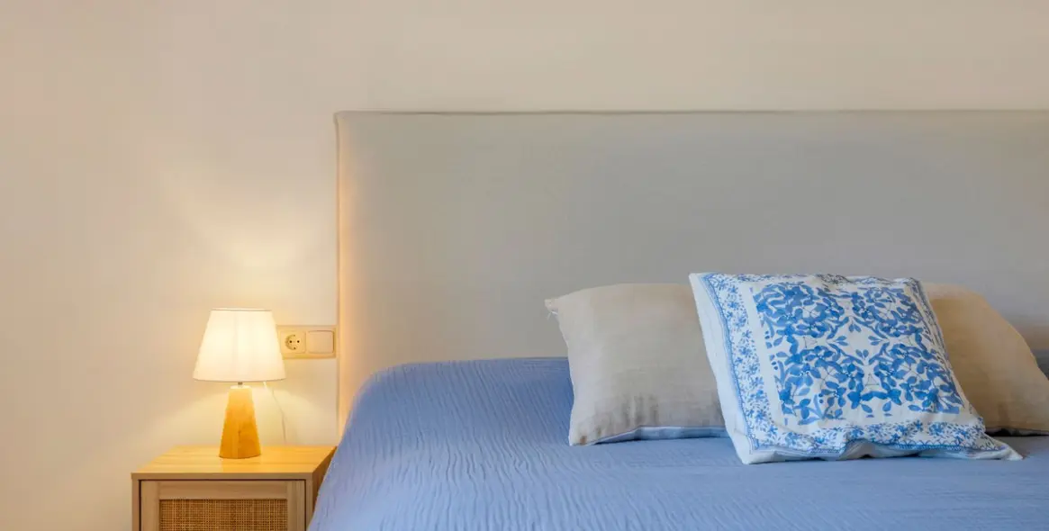 Sale of middle floor apartment in Elviria 35