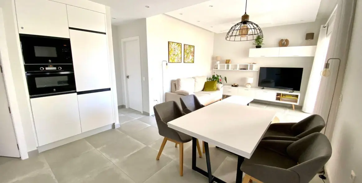 Sale of middle floor apartment in Marbella 1