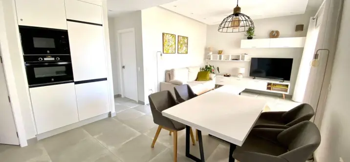 Sale of middle floor apartment in Marbella 0