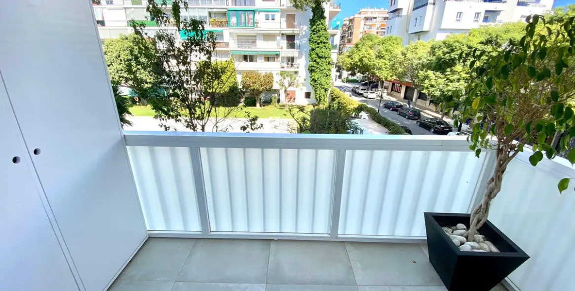 Sale of middle floor apartment in Marbella 16