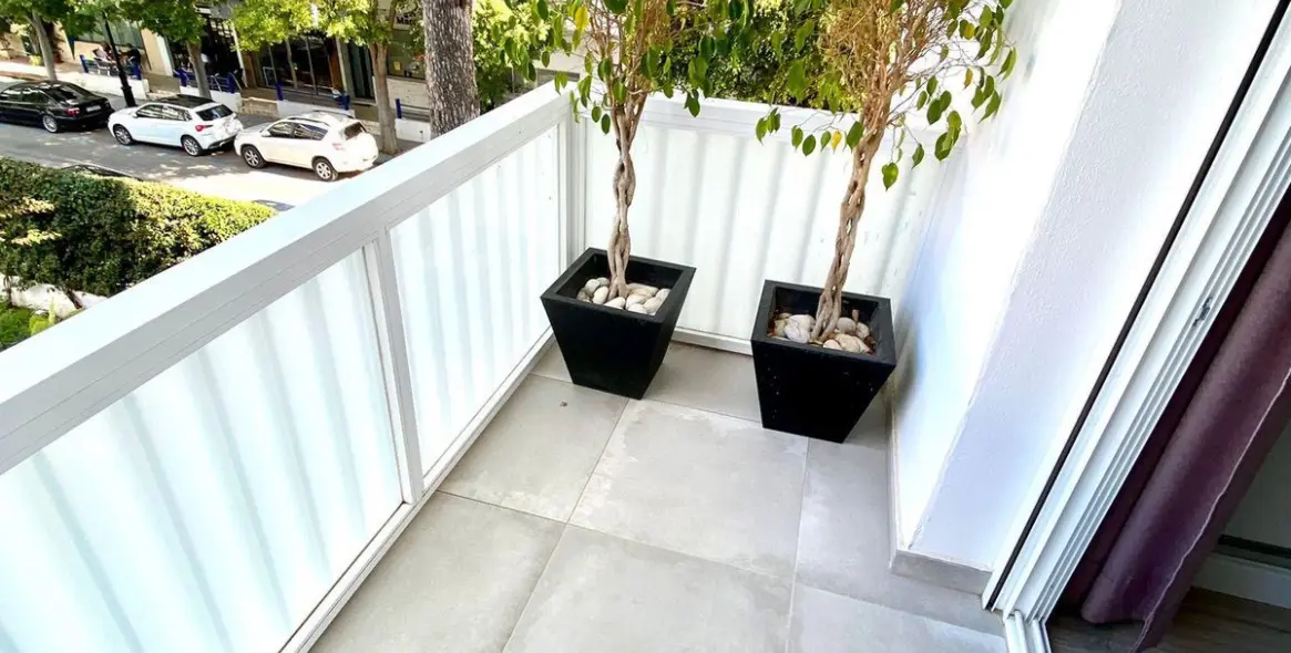 Sale of middle floor apartment in Marbella 17