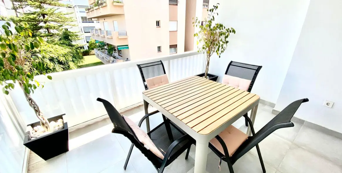 Sale of middle floor apartment in Marbella 18