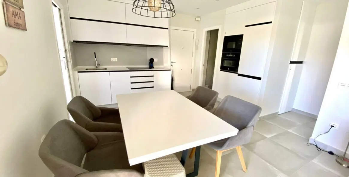 Sale of middle floor apartment in Marbella 24