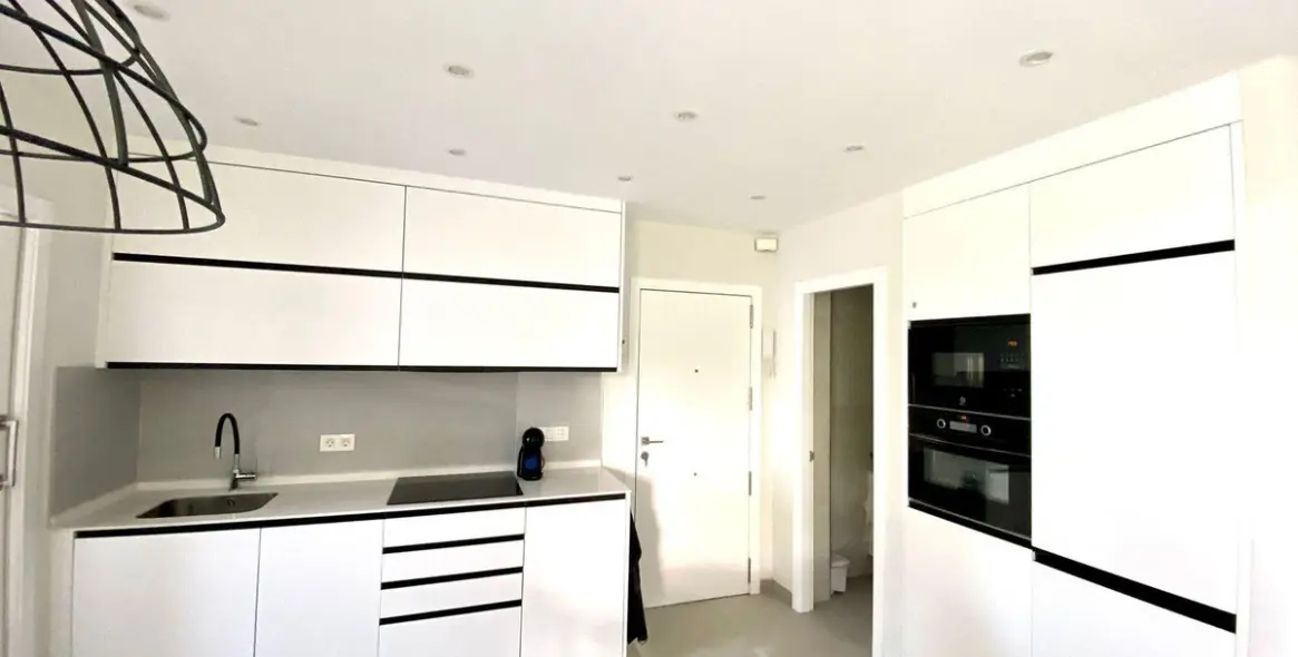 Sale of middle floor apartment in Marbella 25