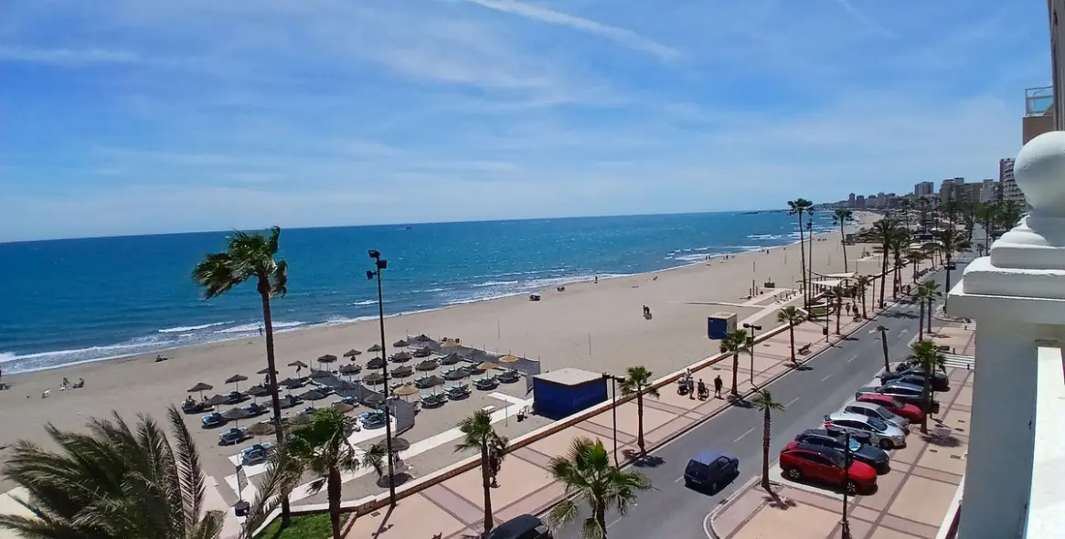Venta de apartamento en planta media en Torreblanca 2