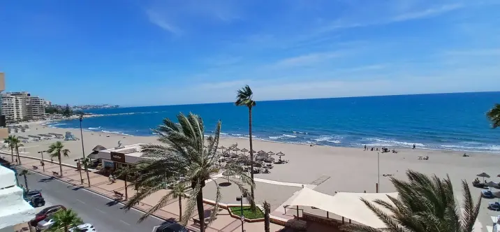 Venta de apartamento en planta media en Torreblanca 2