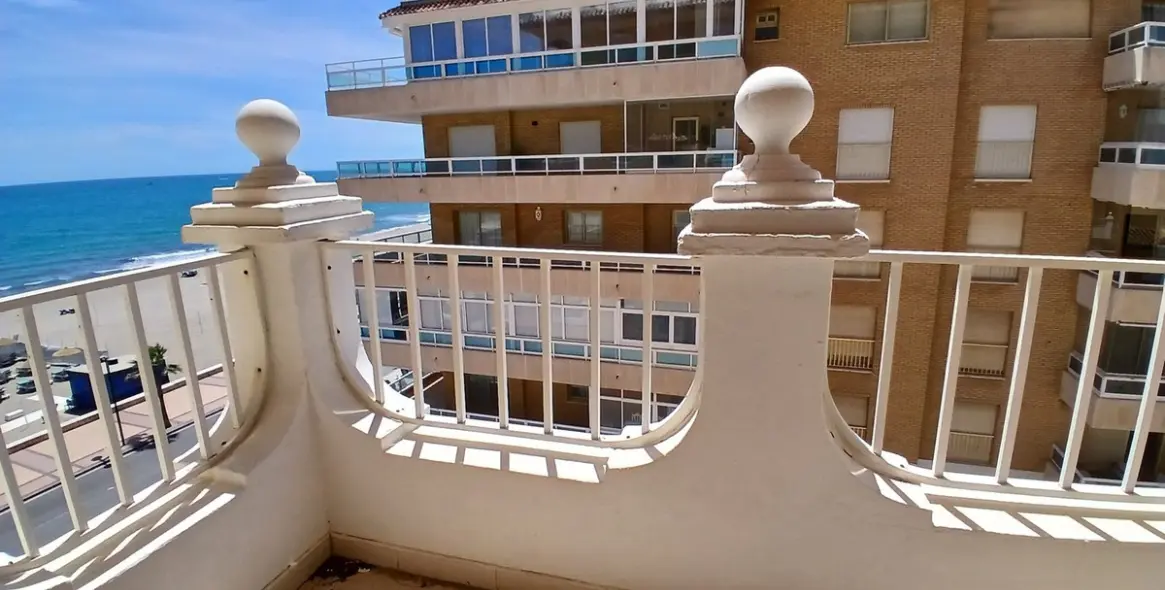 Venta de apartamento en planta media en Torreblanca 20