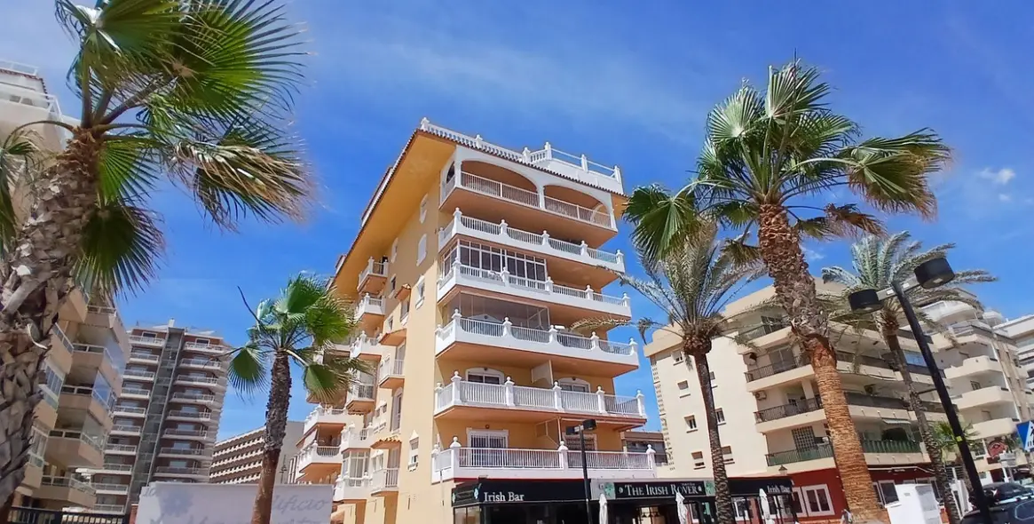 Venta de apartamento en planta media en Torreblanca 23