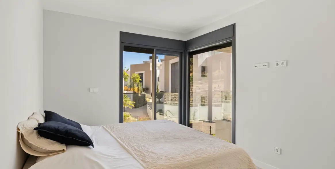Sale of middle floor apartment in Selwo 15
