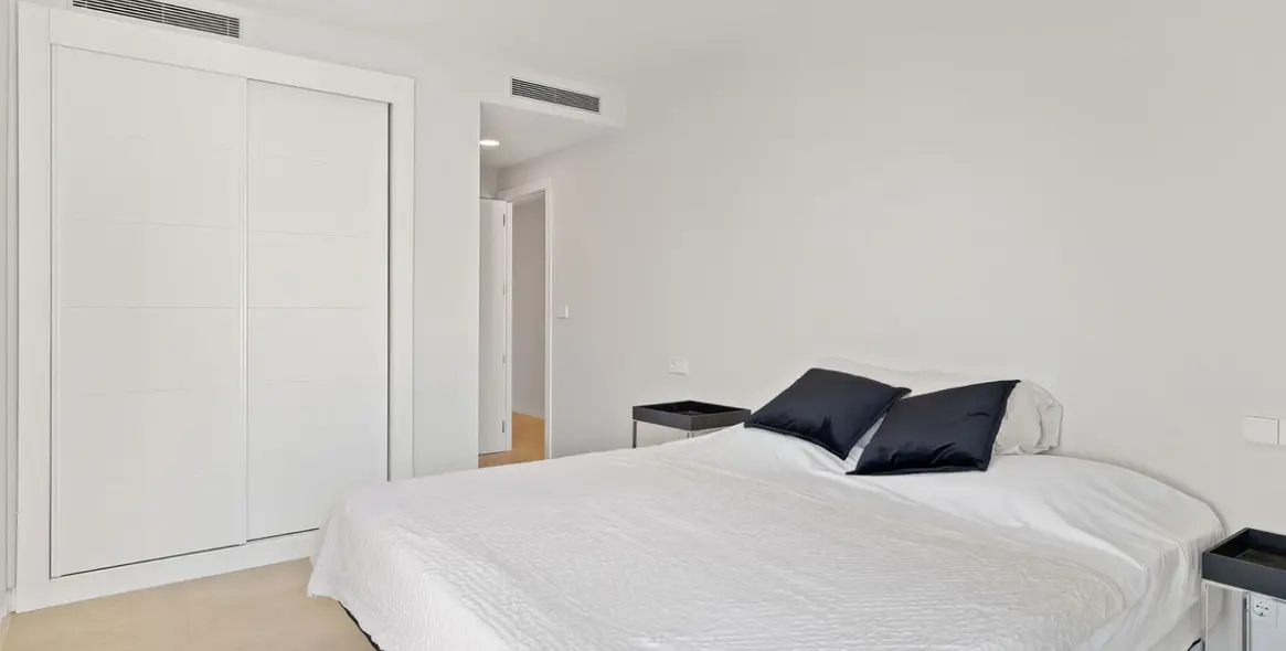 Sale of middle floor apartment in Selwo 16