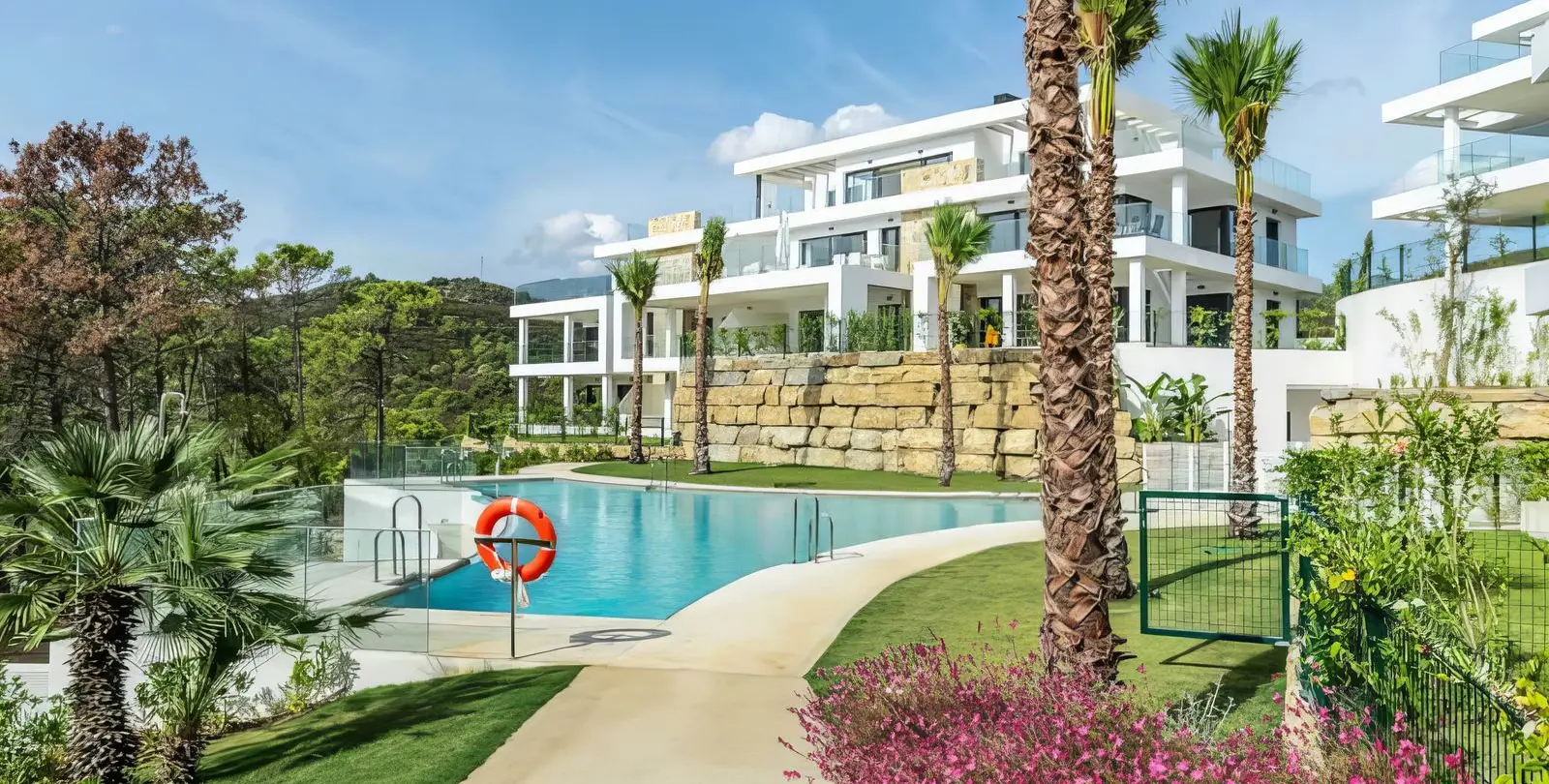 Sale of middle floor apartment in Selwo 1