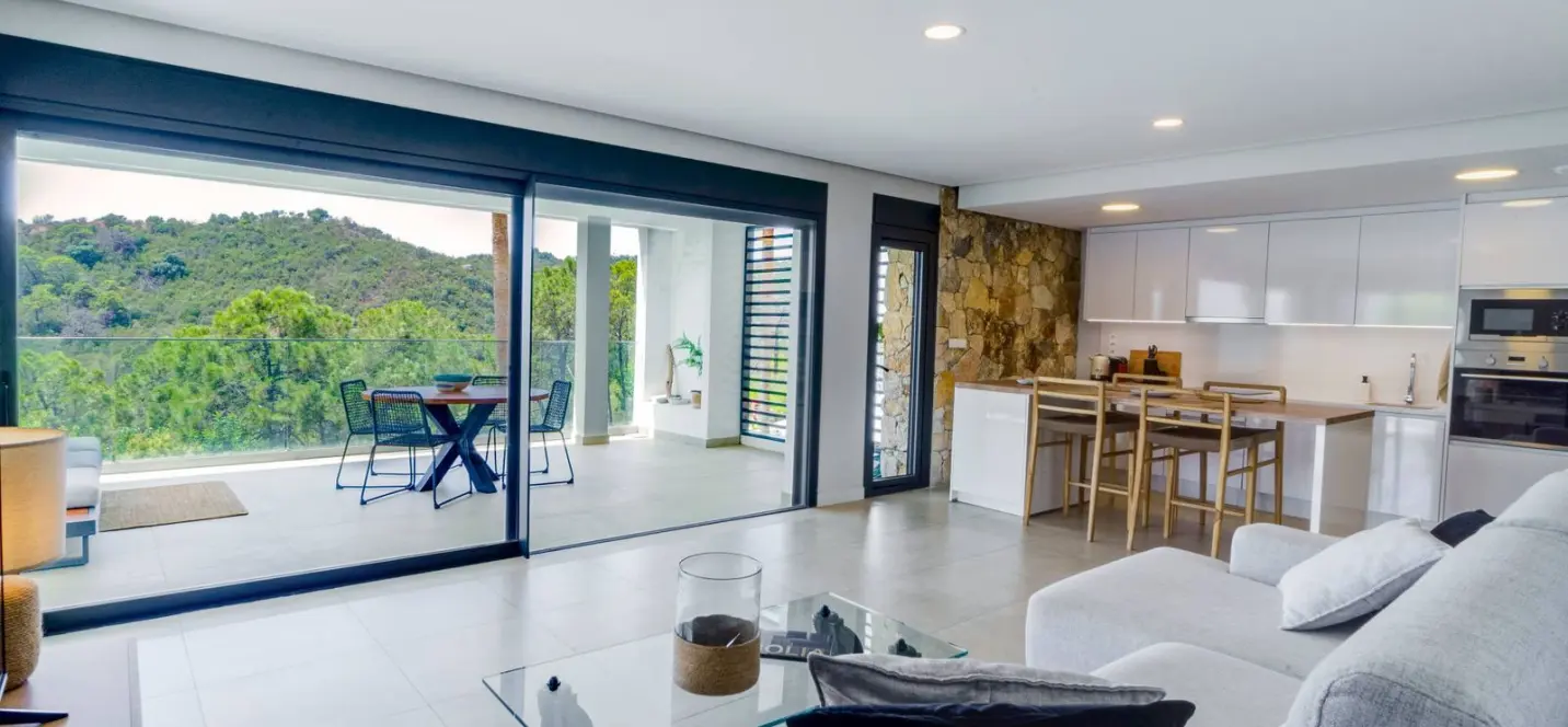 Sale of middle floor apartment in Selwo 2