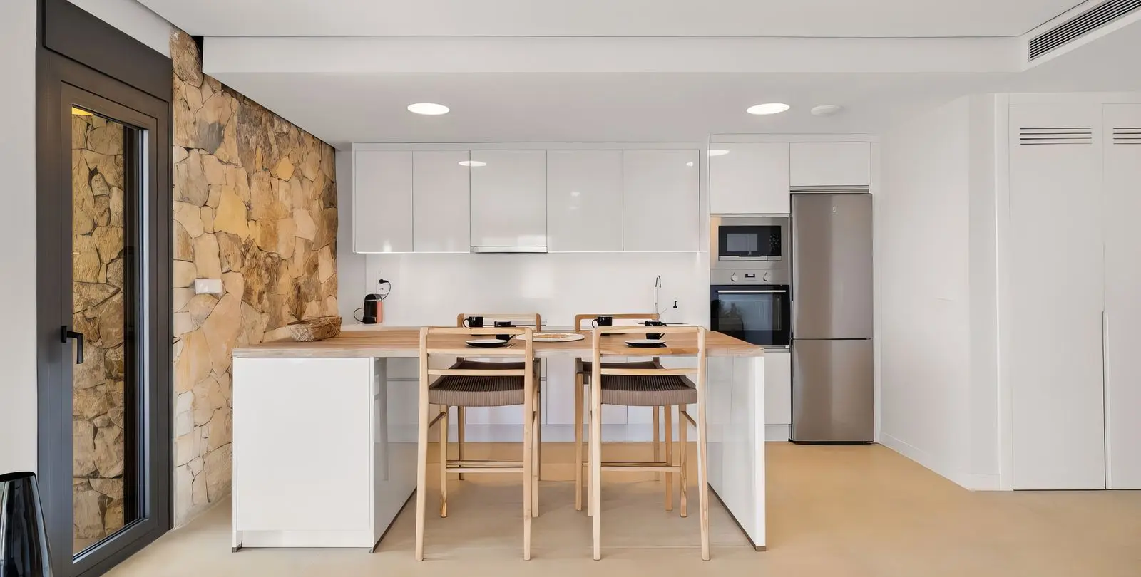 Sale of middle floor apartment in Selwo 6
