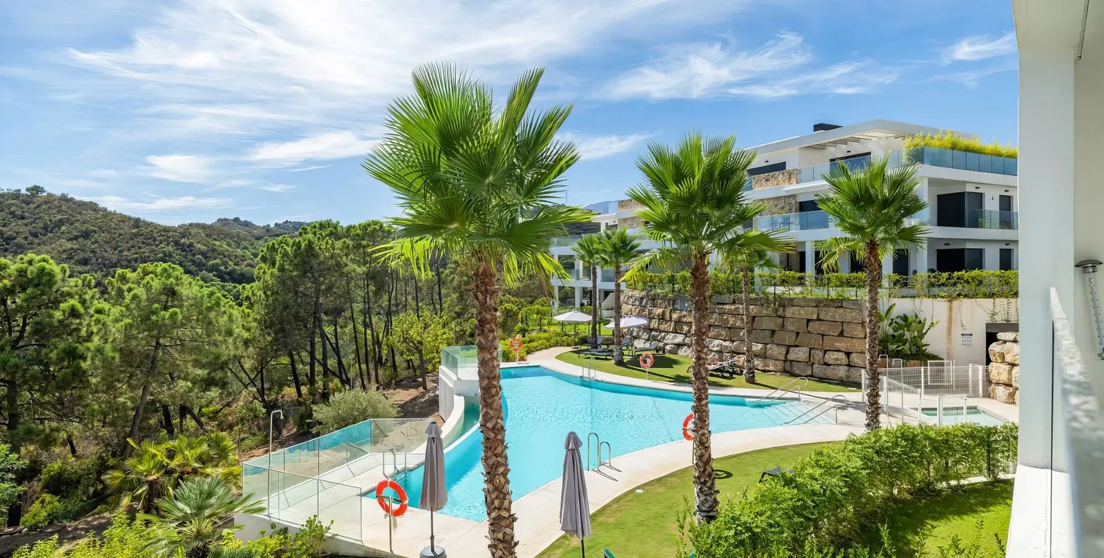 Sale of middle floor apartment in Selwo 10