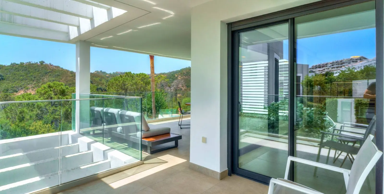 Sale of middle floor apartment in Selwo 11