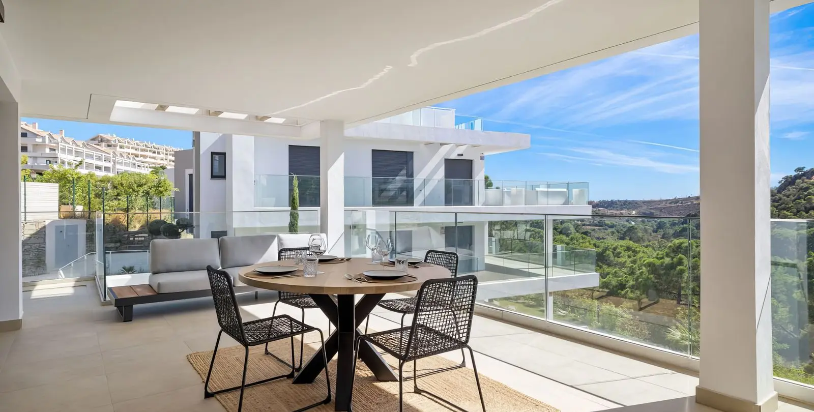 Sale of middle floor apartment in Selwo 14