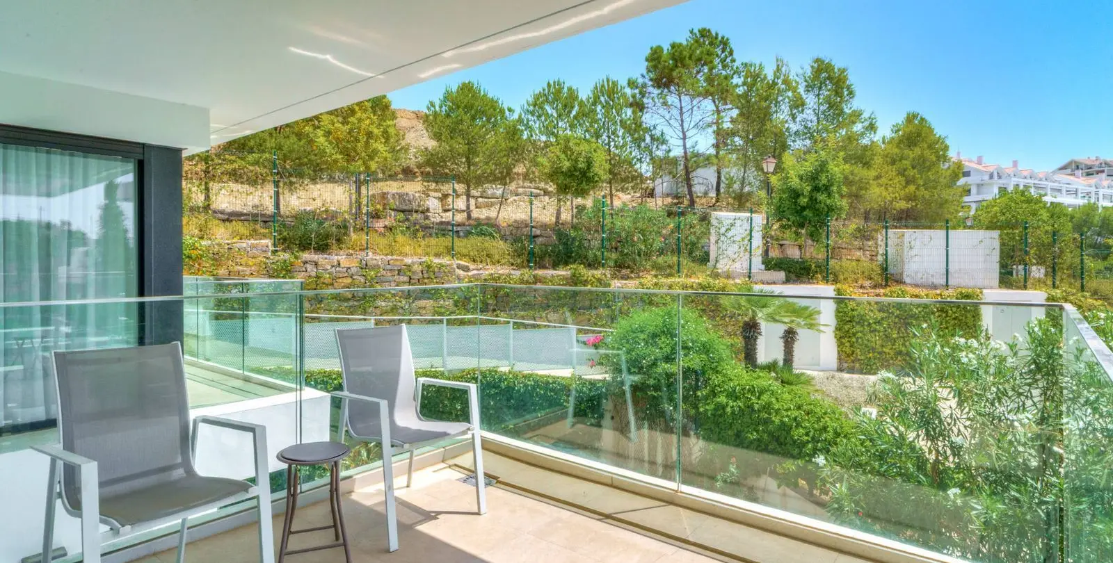 Sale of middle floor apartment in Selwo 15