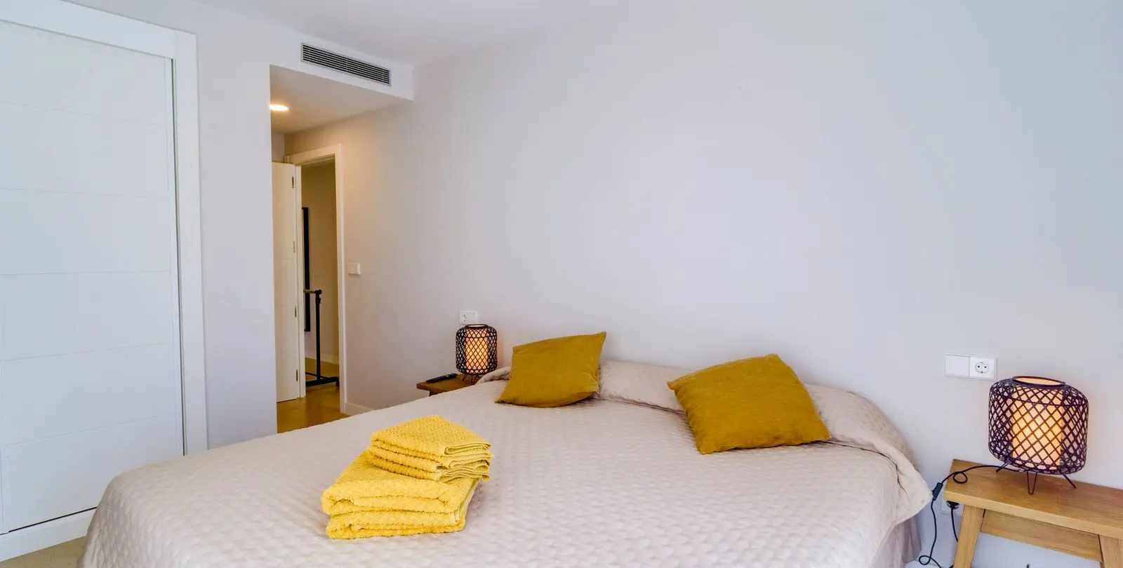 Sale of middle floor apartment in Selwo 18