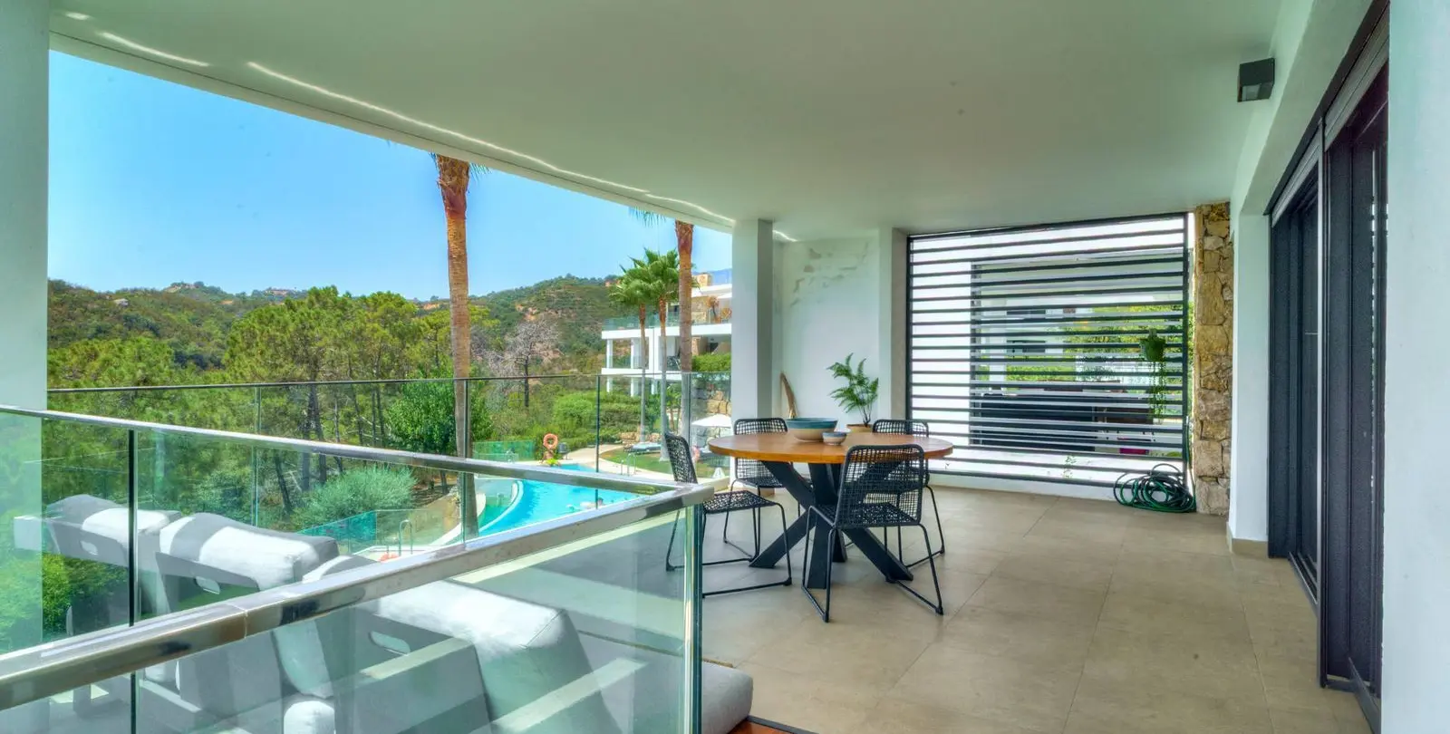 Sale of middle floor apartment in Selwo 27