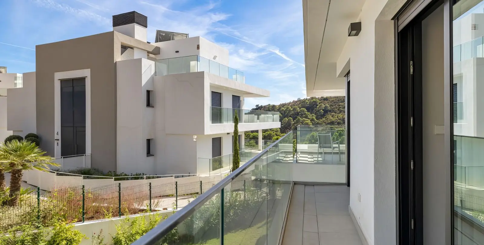 Sale of middle floor apartment in Selwo 29