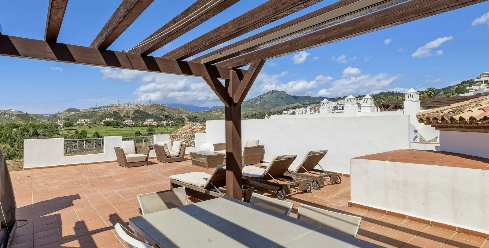 Sale of penthouse duplex in Los Arqueros 1