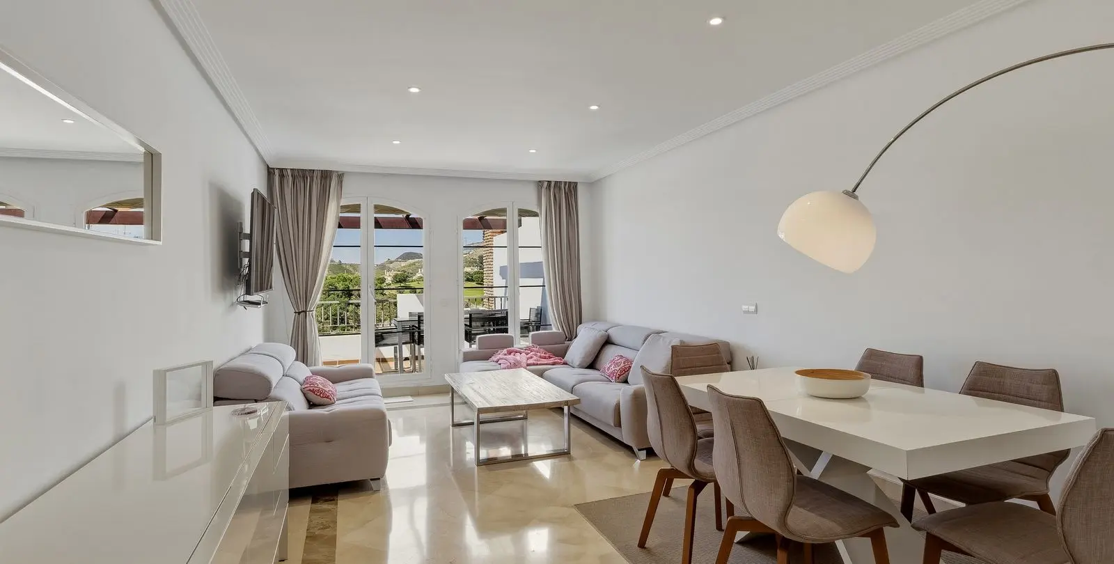Sale of penthouse duplex in Los Arqueros 2