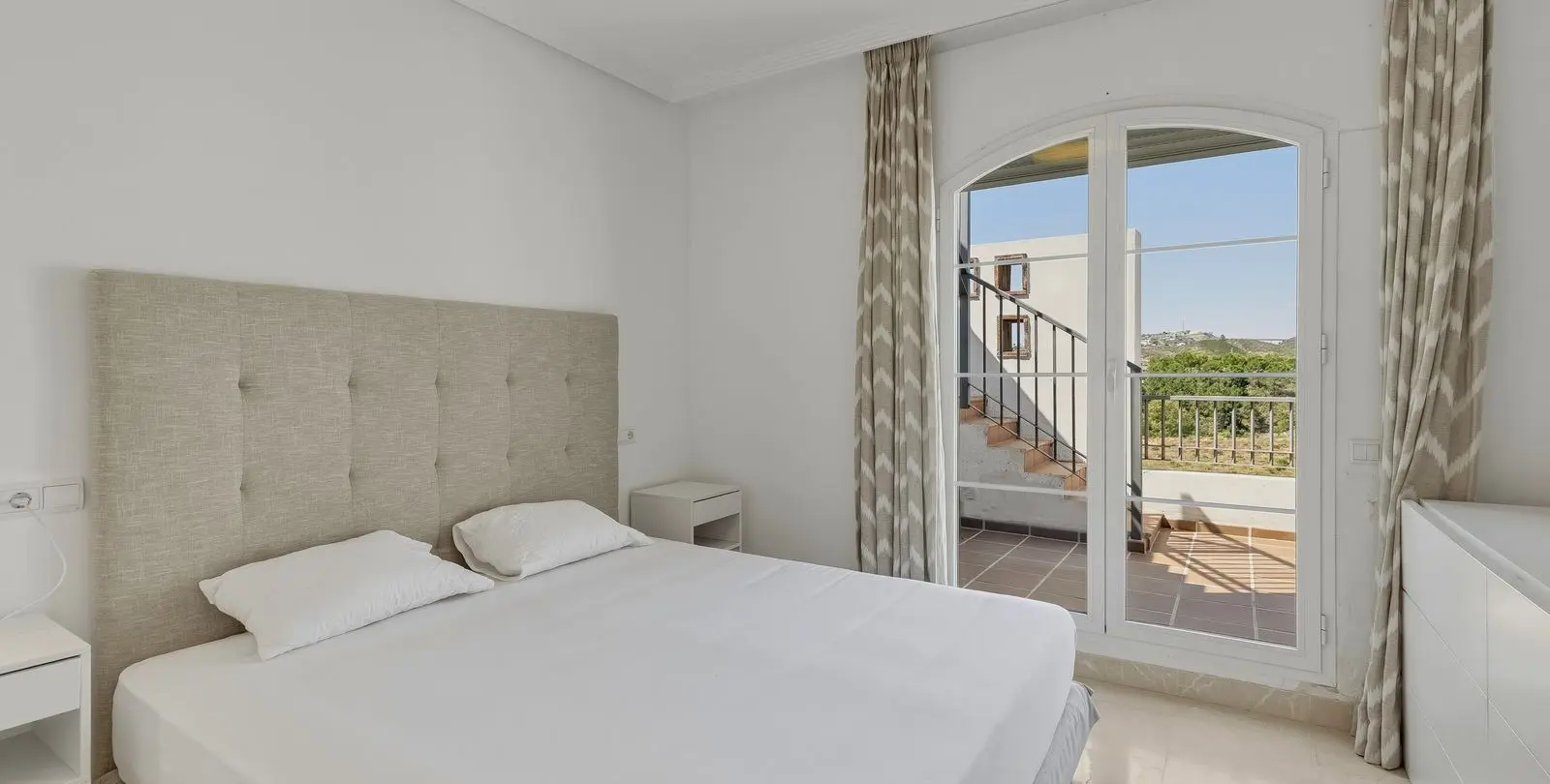 Sale of penthouse duplex in Los Arqueros 8