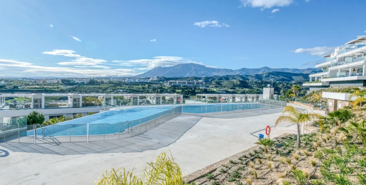 Sale of ground floor apartment in Estepona 21