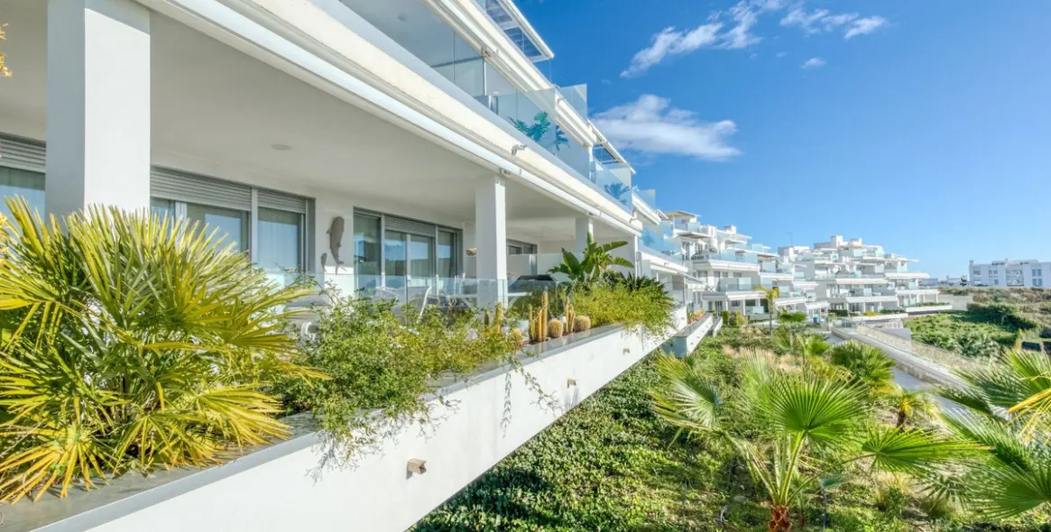 Sale of ground floor apartment in Estepona 24