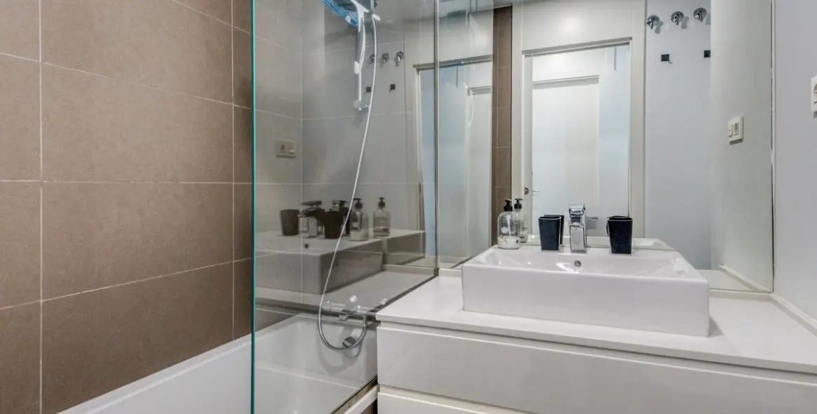 Sale of ground floor apartment in Estepona 25