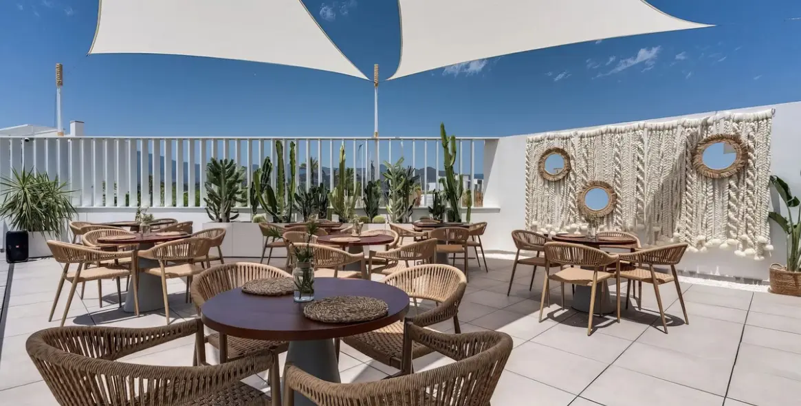 Sale of ground floor apartment in Estepona 28