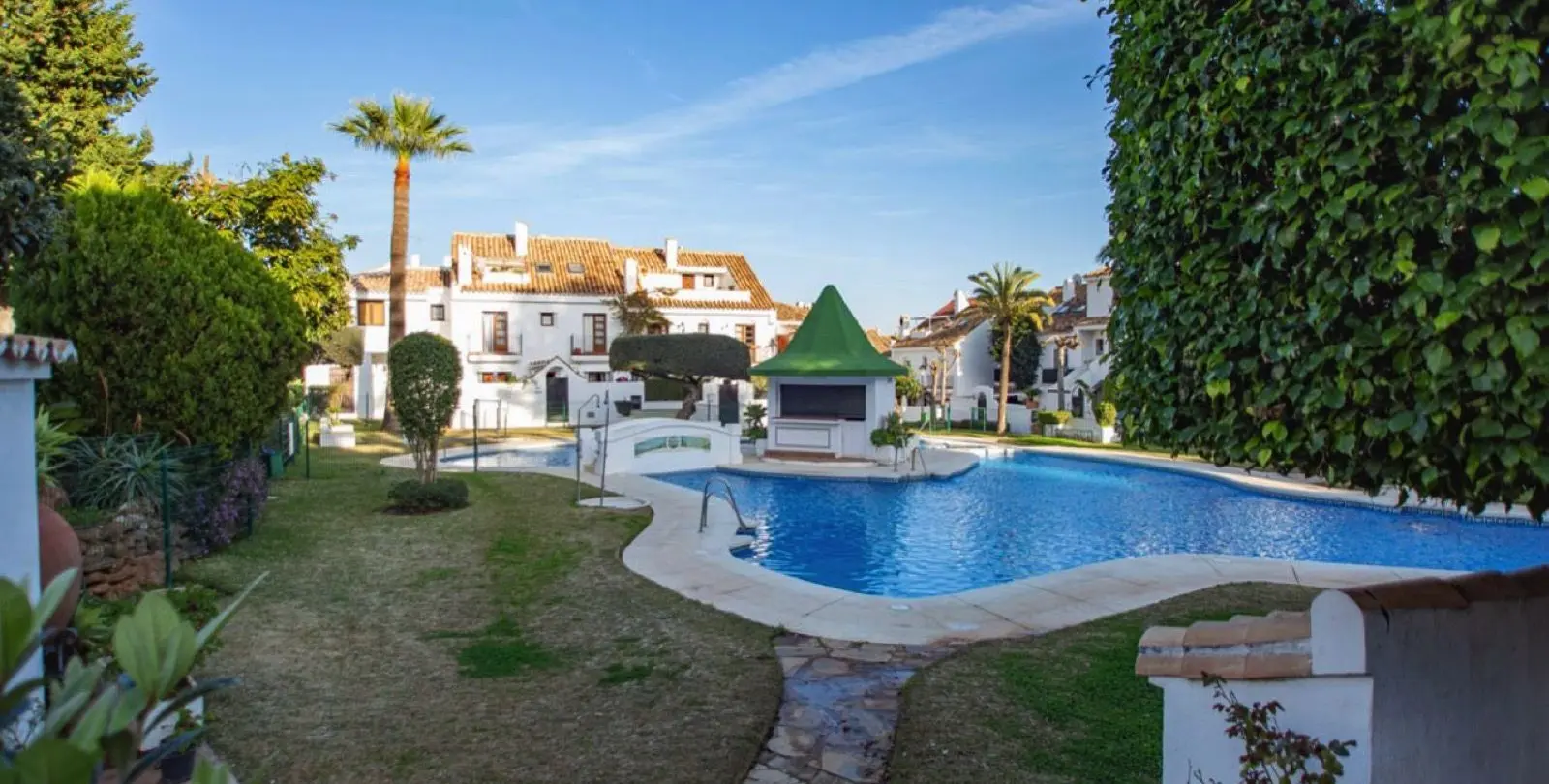 Venta de casa pareada en Marbella 1
