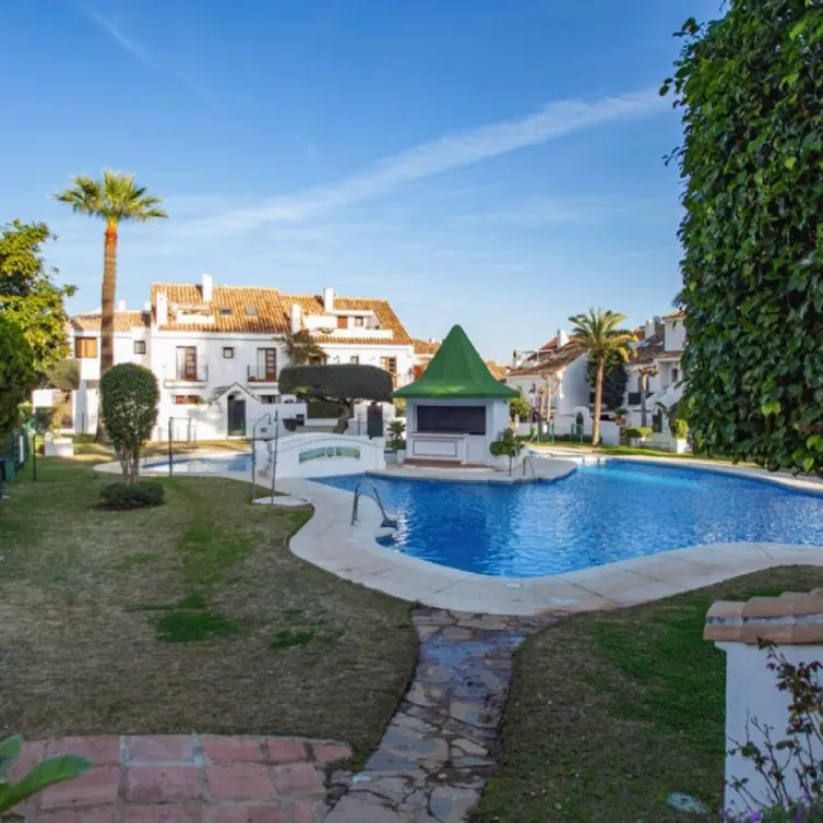 Venta de casa pareada en Marbella