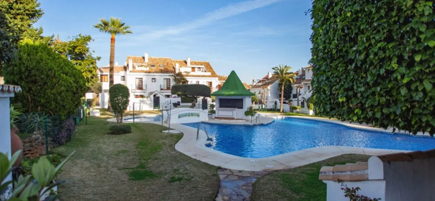 Venta de casa pareada en Marbella 0