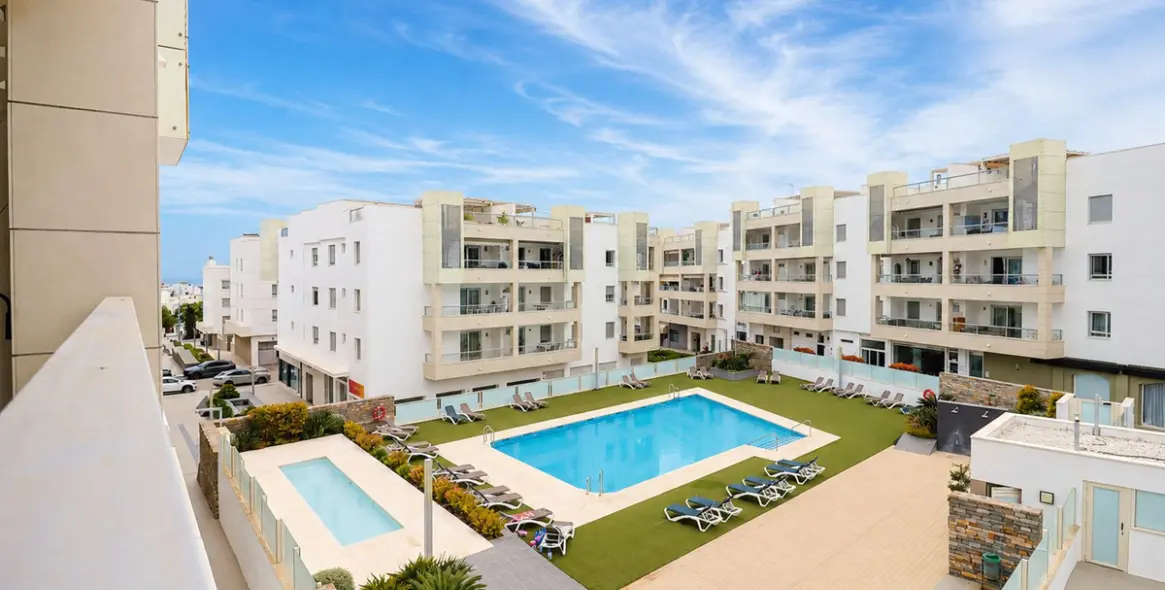 Продажа апартаментов на среднем этаже в San Pedro de Alcántara 1